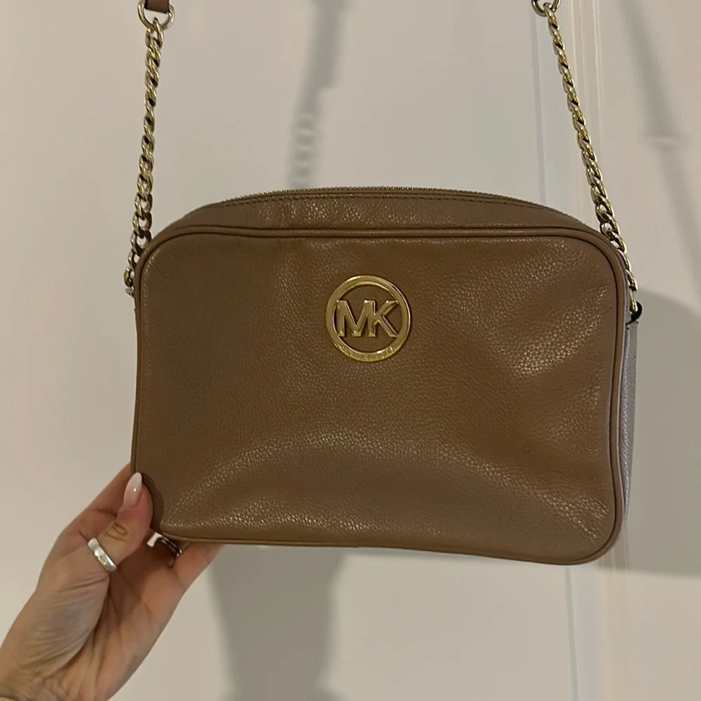 Michael Kors crossbody | tan - Picture 1 of 9